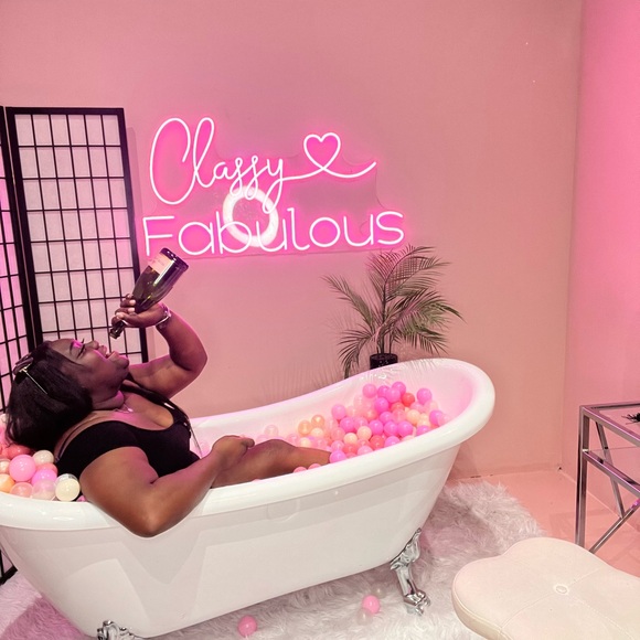 Meet your Posher, Vanetta - Picture 4 of 8